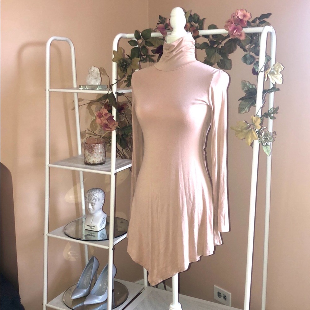 Thanth | Cream Turtleneck Dress